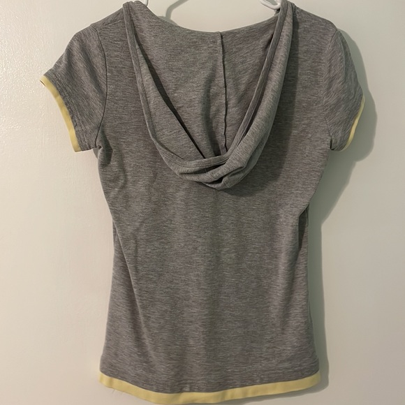 short sleeve top - Picture 2 of 2